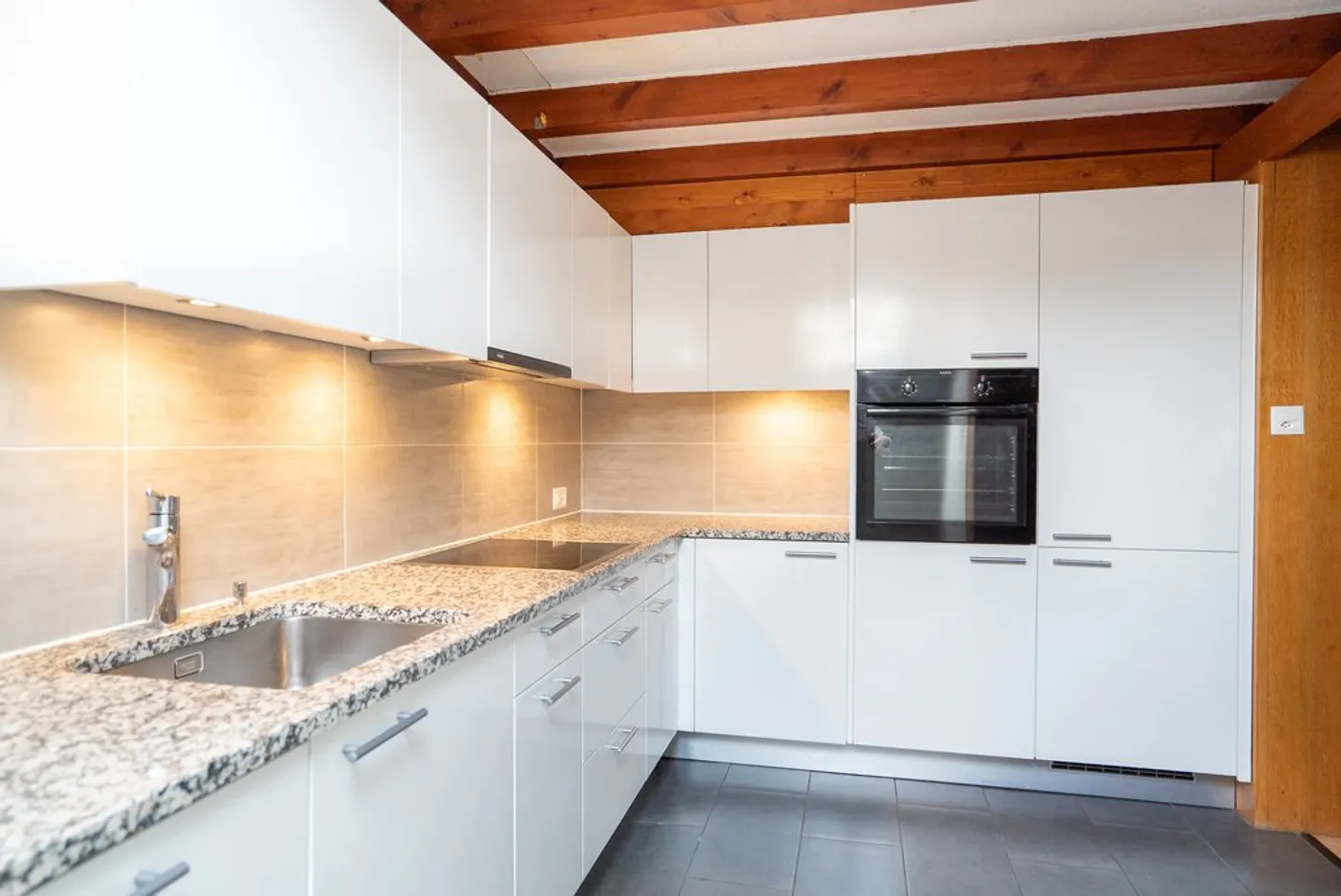 Duplex Incantevole in Zona Tranquilla - Foto 3 di 9