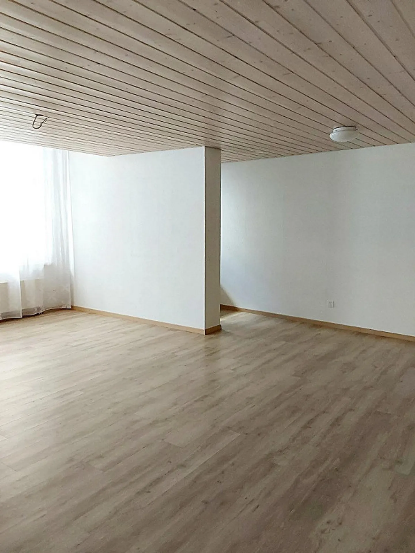 4 Room Apartment - Photo 8 of 13