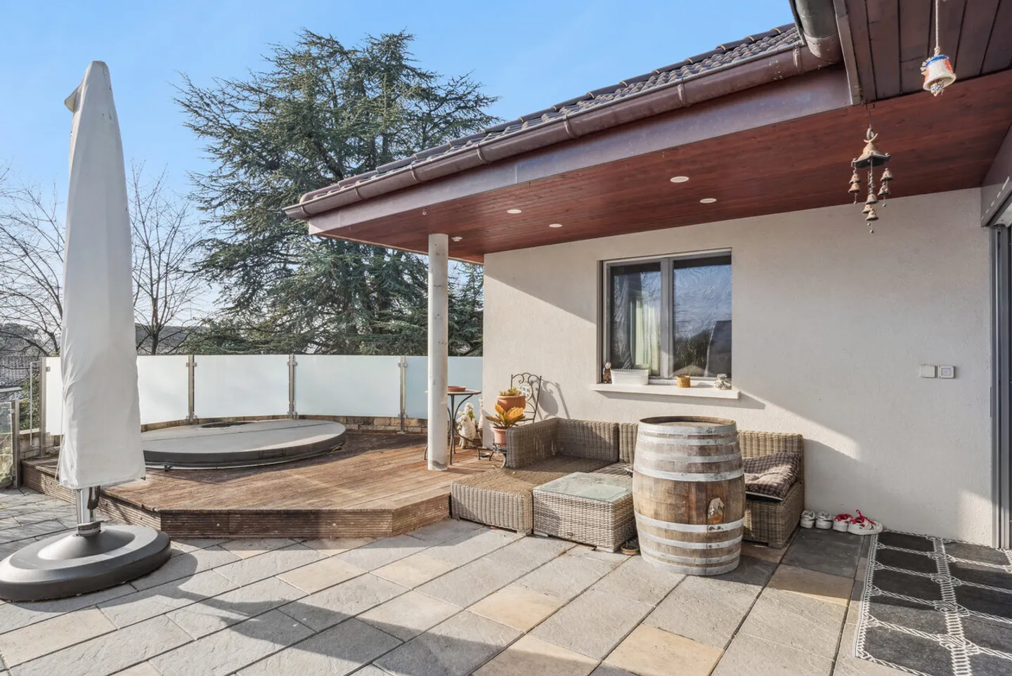 Charming Villa with Lake View - Photo 13 of 16