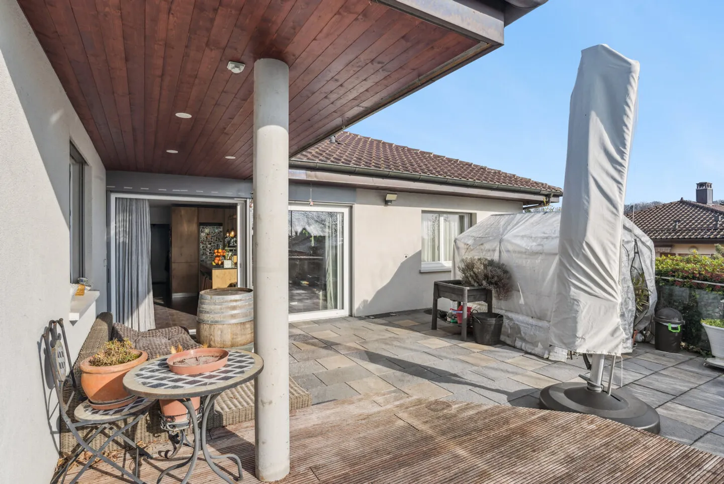 Charming Villa with Lake View - Photo 14 of 16