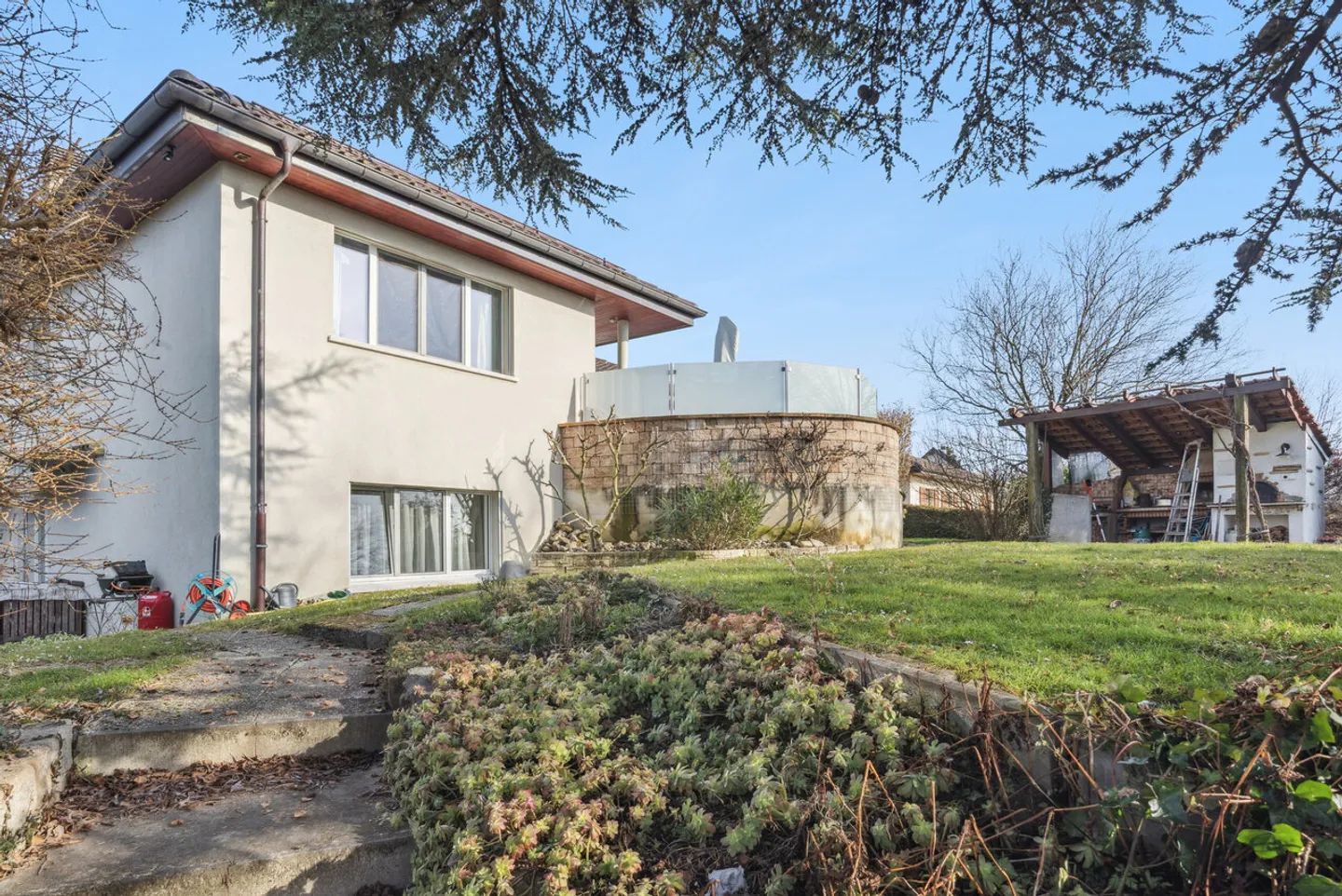 Charming Villa with Lake View - Photo 15 of 16