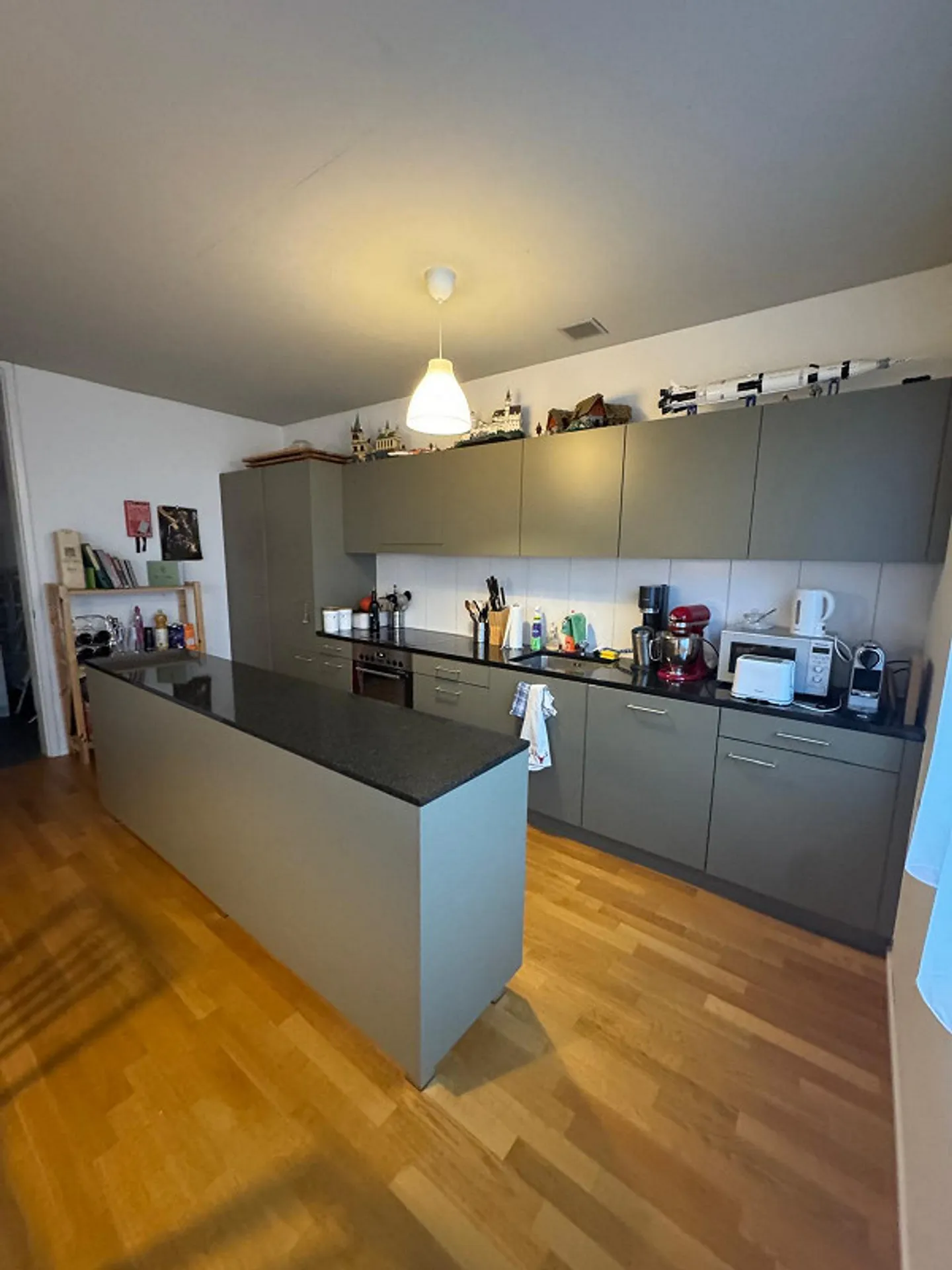 Appartement moderne de 2,5 pièces avec balcon et hauts plafonds à Winterthur - Photo 2 sur 11