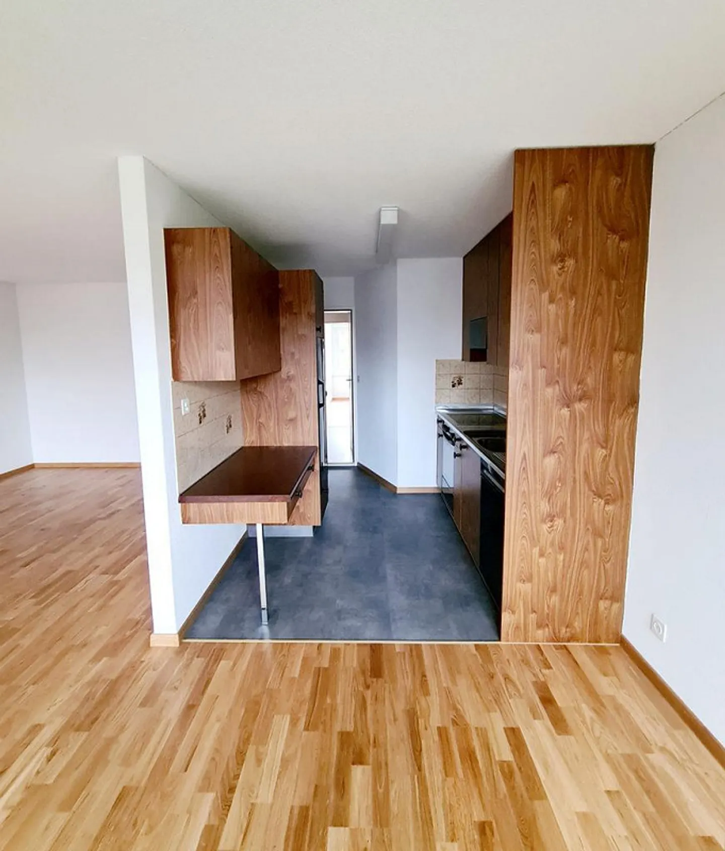 Bright and friendly 3 1/2-room apartment with balcony - Photo 2 of 8