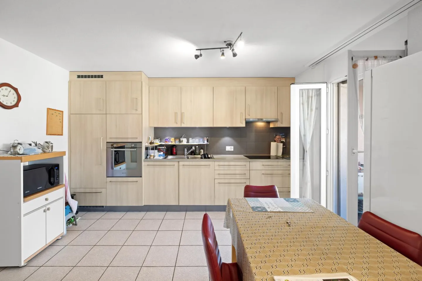 Apartment in the village center - Spacious 2.5 rooms with two ba... - Photo 3 of 8