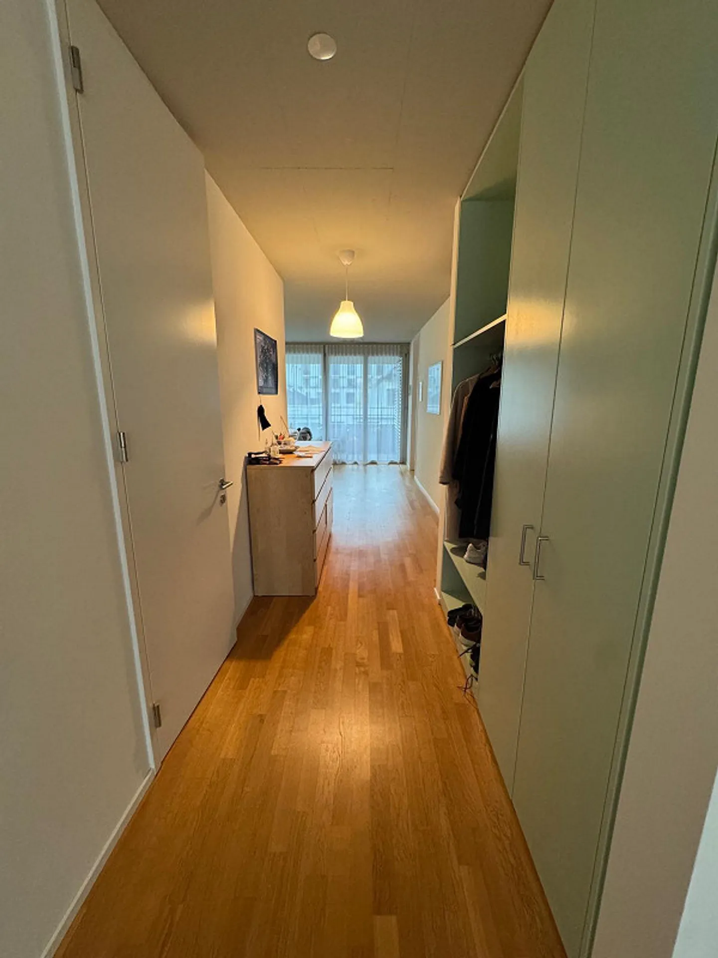 Appartement moderne de 2,5 pièces avec balcon et hauts plafonds à Winterthur - Photo 4 sur 11