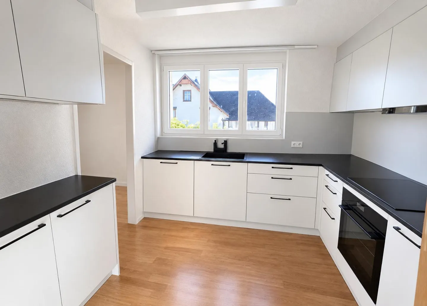*NEW* Renovated 4.5-Room Apartment - Photo 1 of 3
