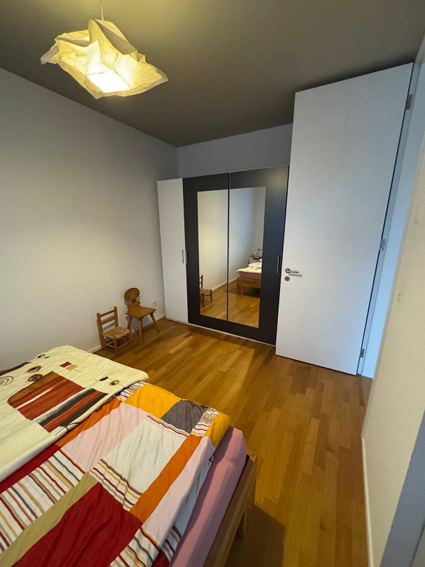 Appartement moderne de 2,5 pièces avec balcon et hauts plafonds à Winterthur - Photo 8 sur 11