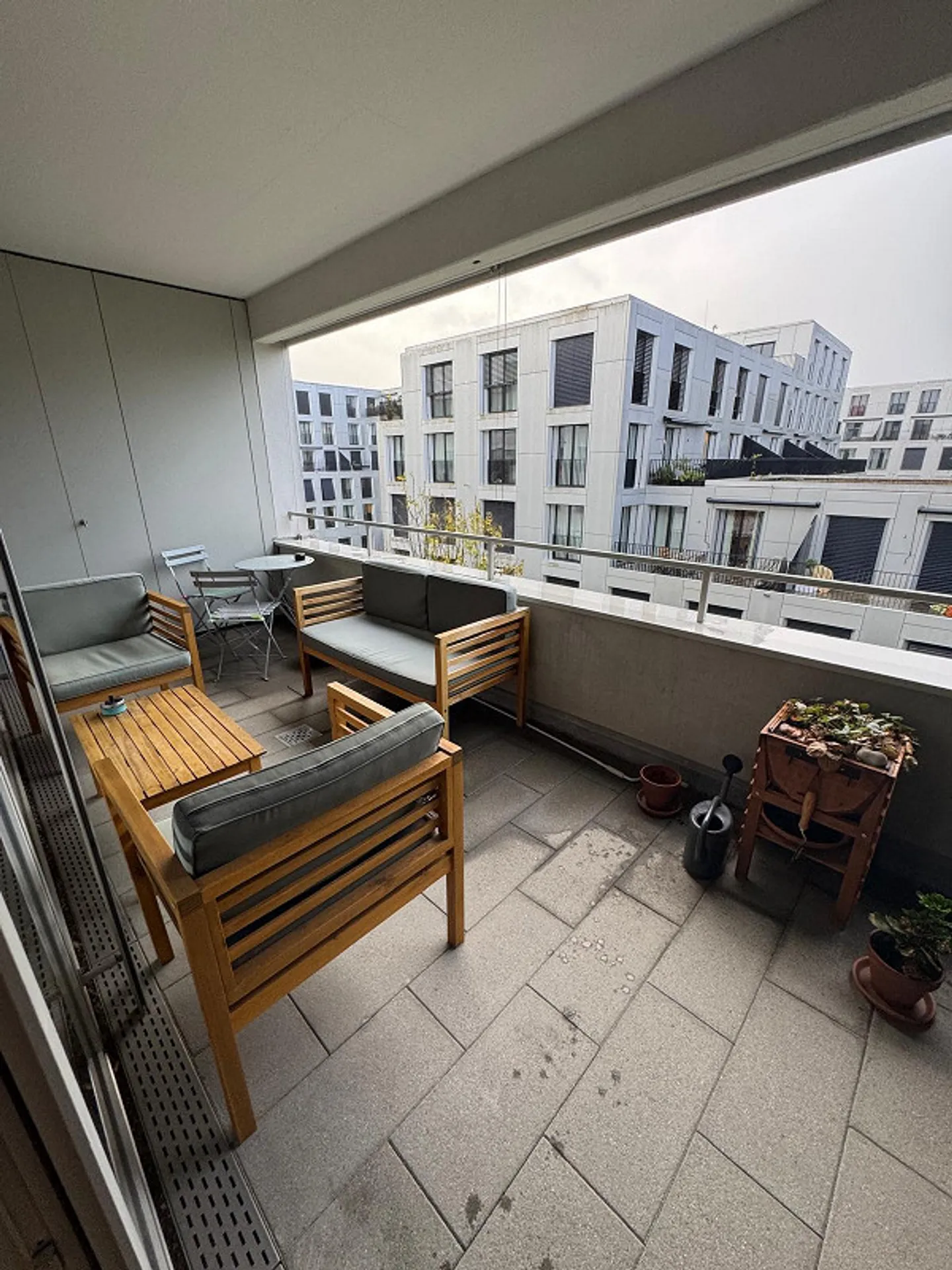 Appartement moderne de 2,5 pièces avec balcon et hauts plafonds à Winterthur - Photo 9 sur 11