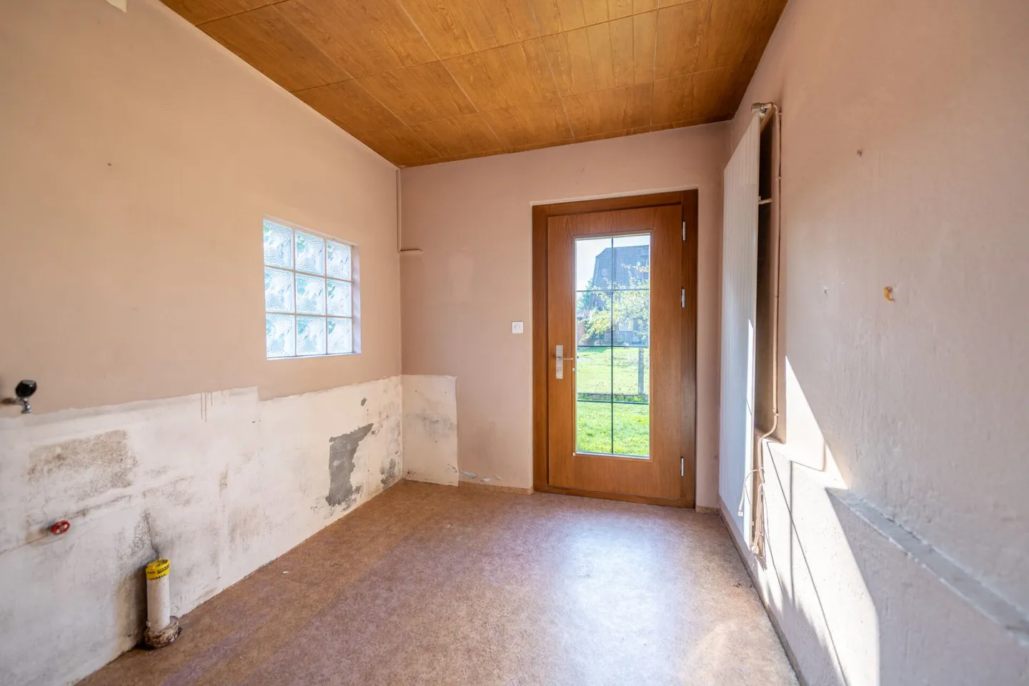 Ristrutturazione o nuova costruzione: Terreno spazioso con grande potenziale - Foto 13 di 19