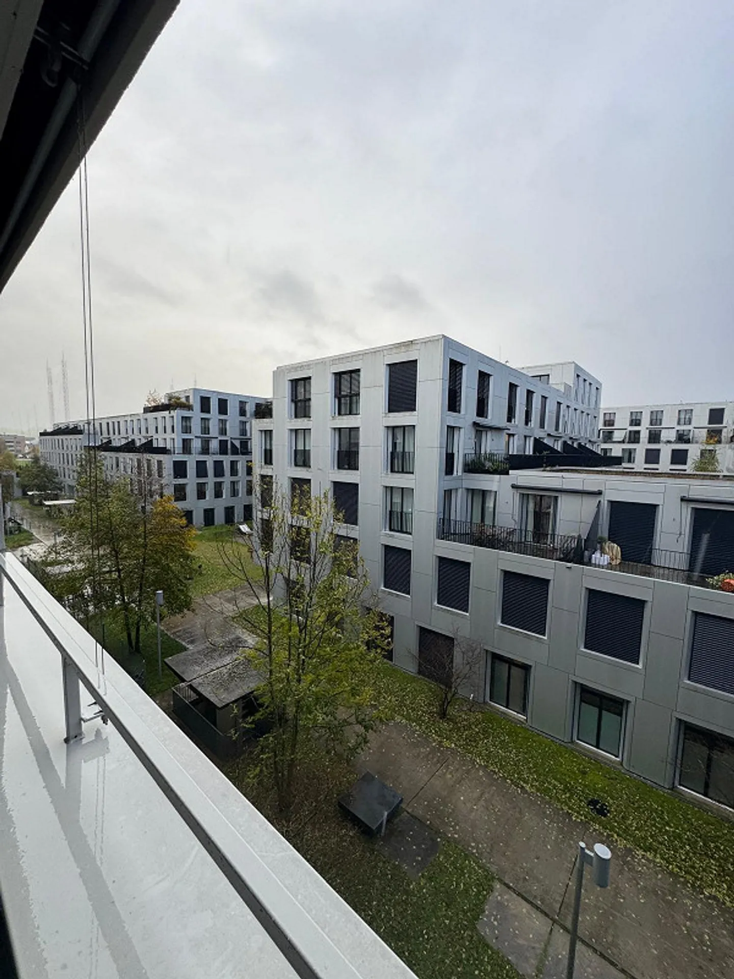 Appartement moderne de 2,5 pièces avec balcon et hauts plafonds à Winterthur - Photo 10 sur 11