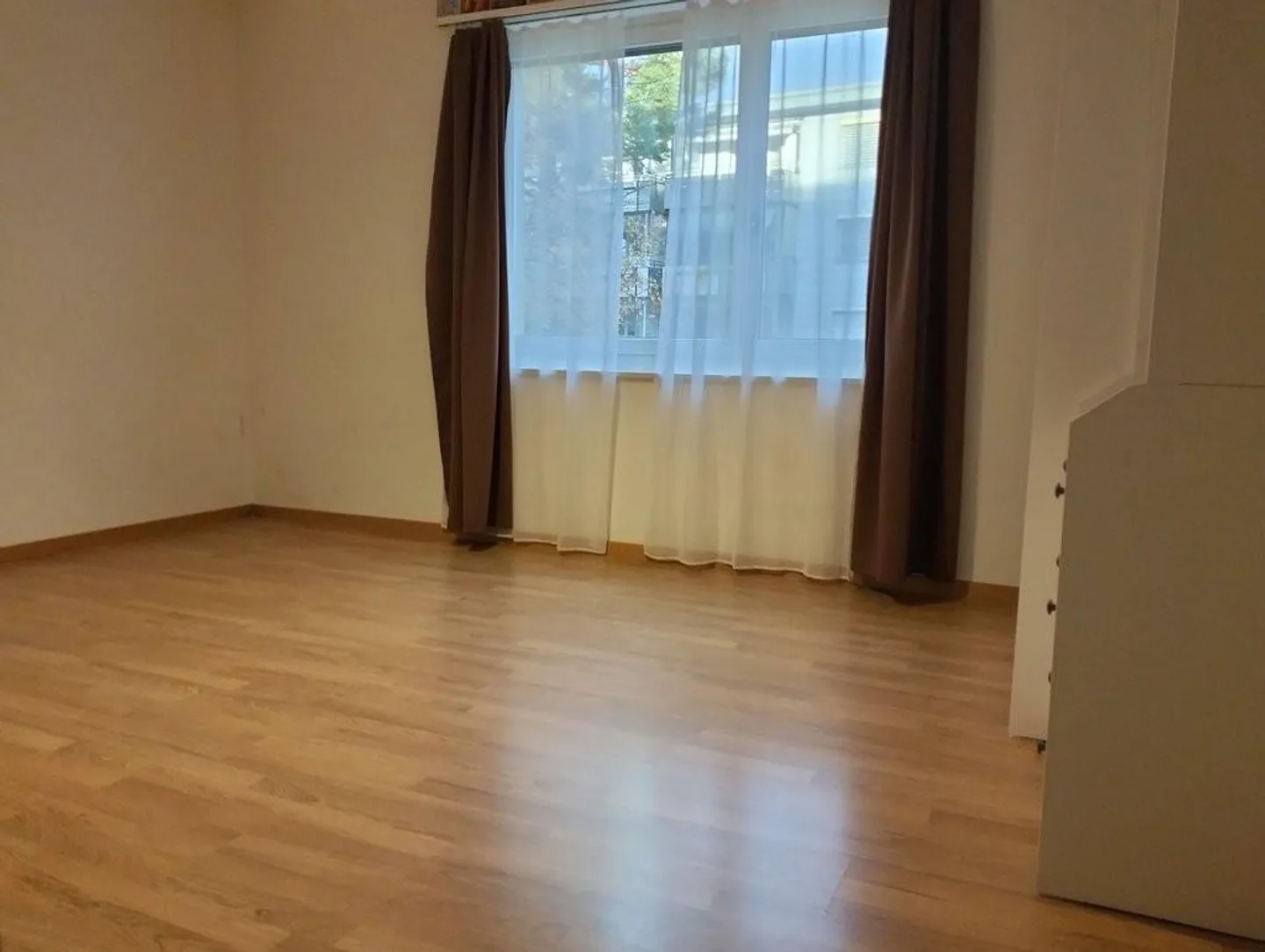 Sous-locataire pour un appartement calme de 4 pièces à 4 minutes à pied de la gare de Glanzenberg - Photo 4 sur 7