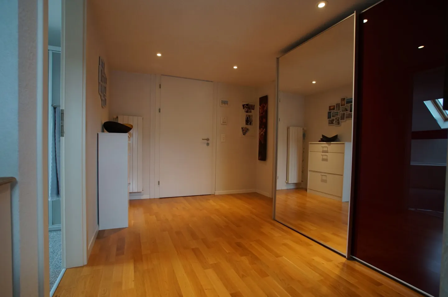 Helle Dachwohnung mit riesiger Terrasse und Weitsicht - Foto 2 von 16