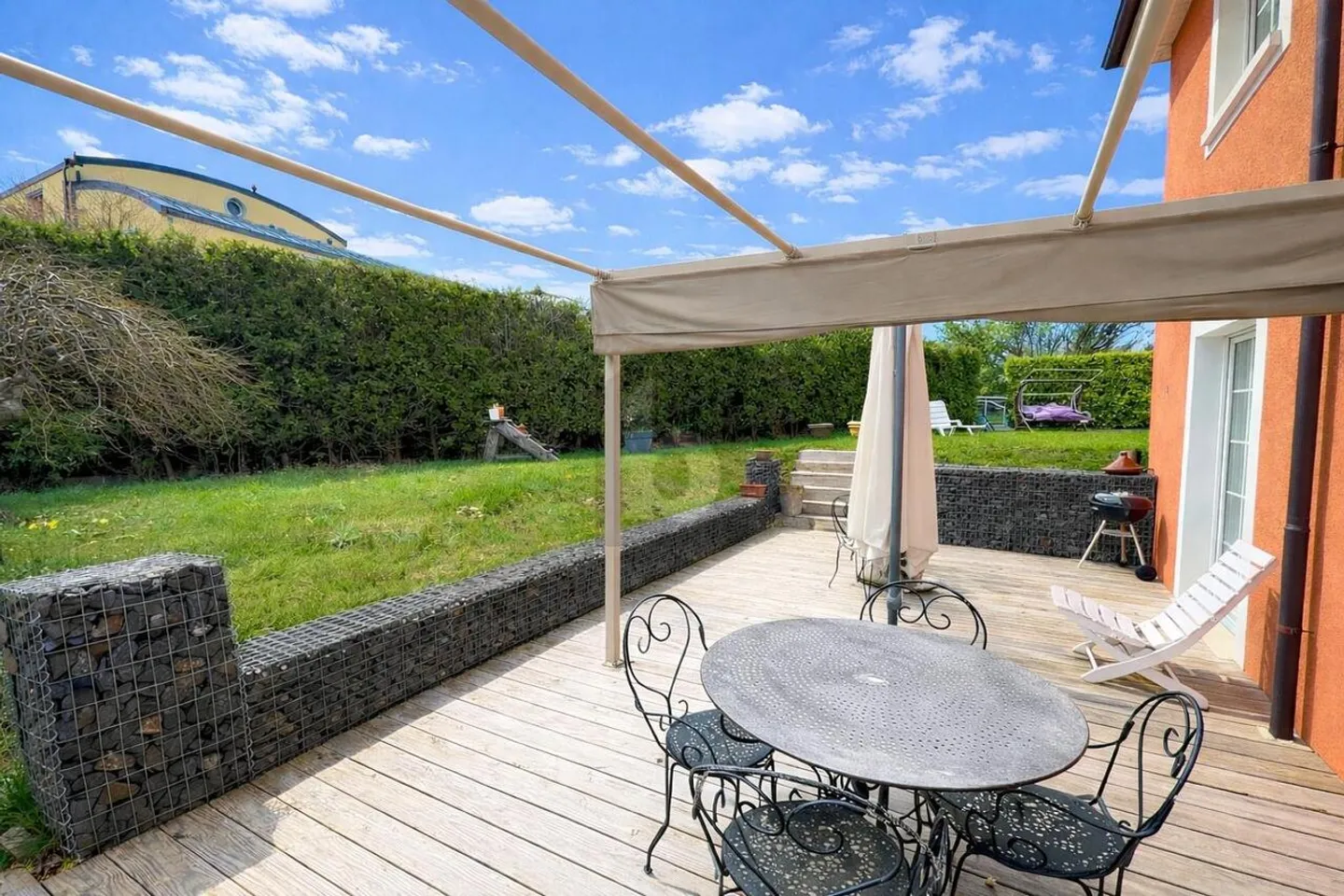 Confortable, lumineux et soigneusement conçu - Photo 2 sur 6