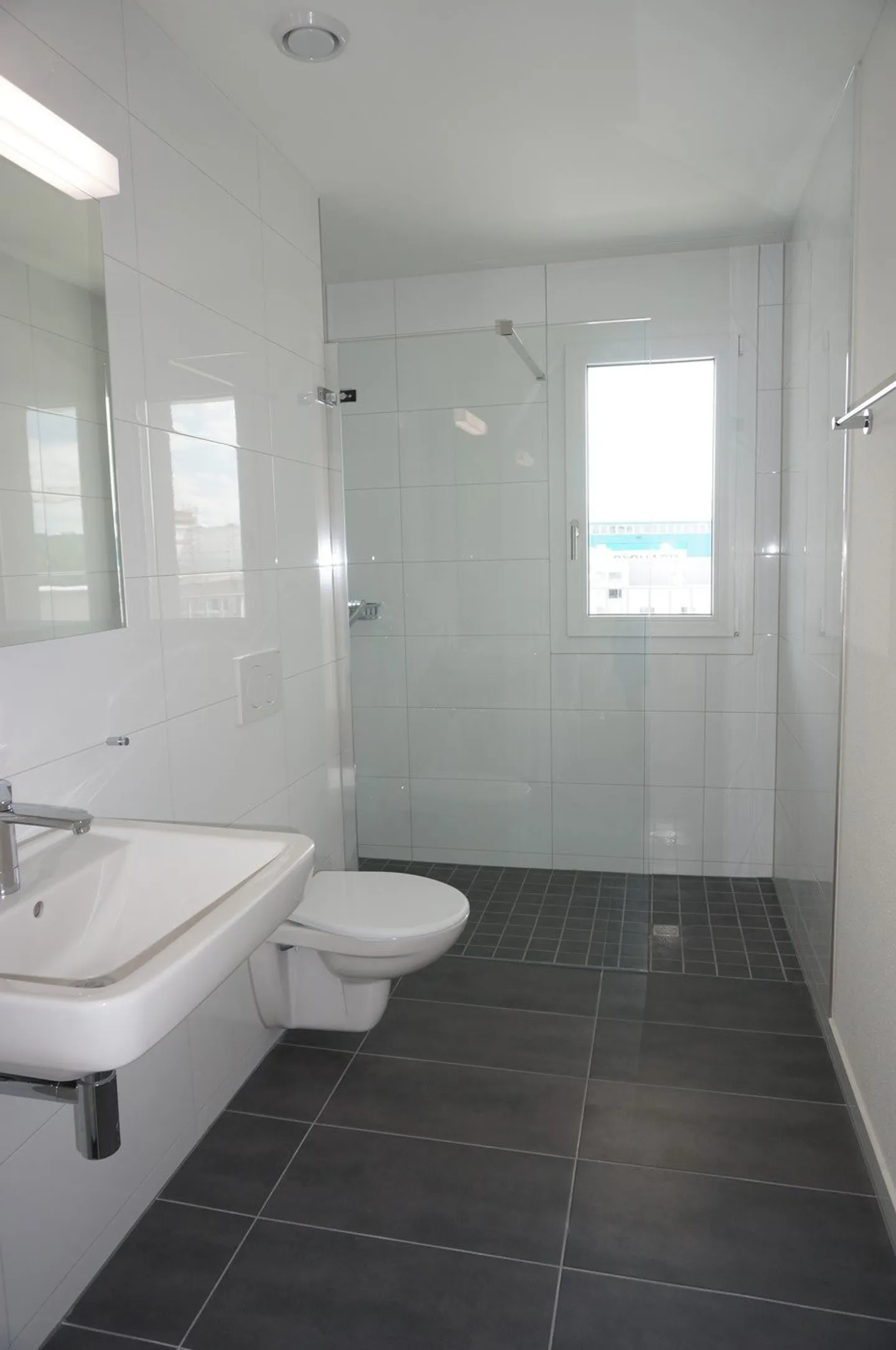 Moderno appartamento attico di 4.5 locali con terrazza di 43 m2 - Foto 7 di 12