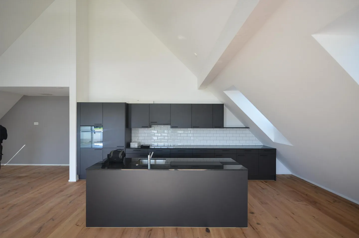 Bella, luminosa appartamento di 5,5 stanze in mansarda a Braunau TG - Foto 2 di 9