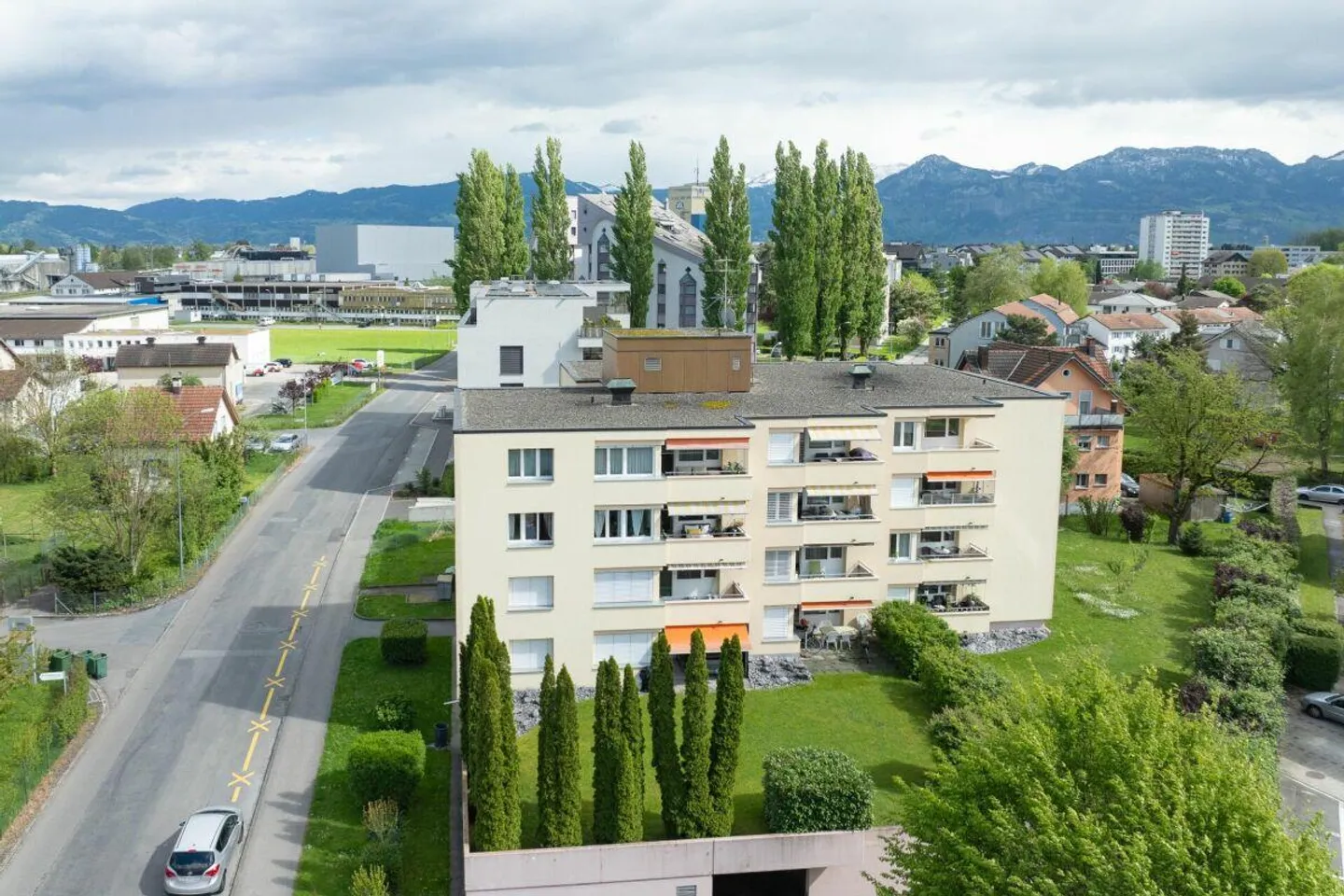 Appartement 4.5 pièces - Photo 2 sur 13