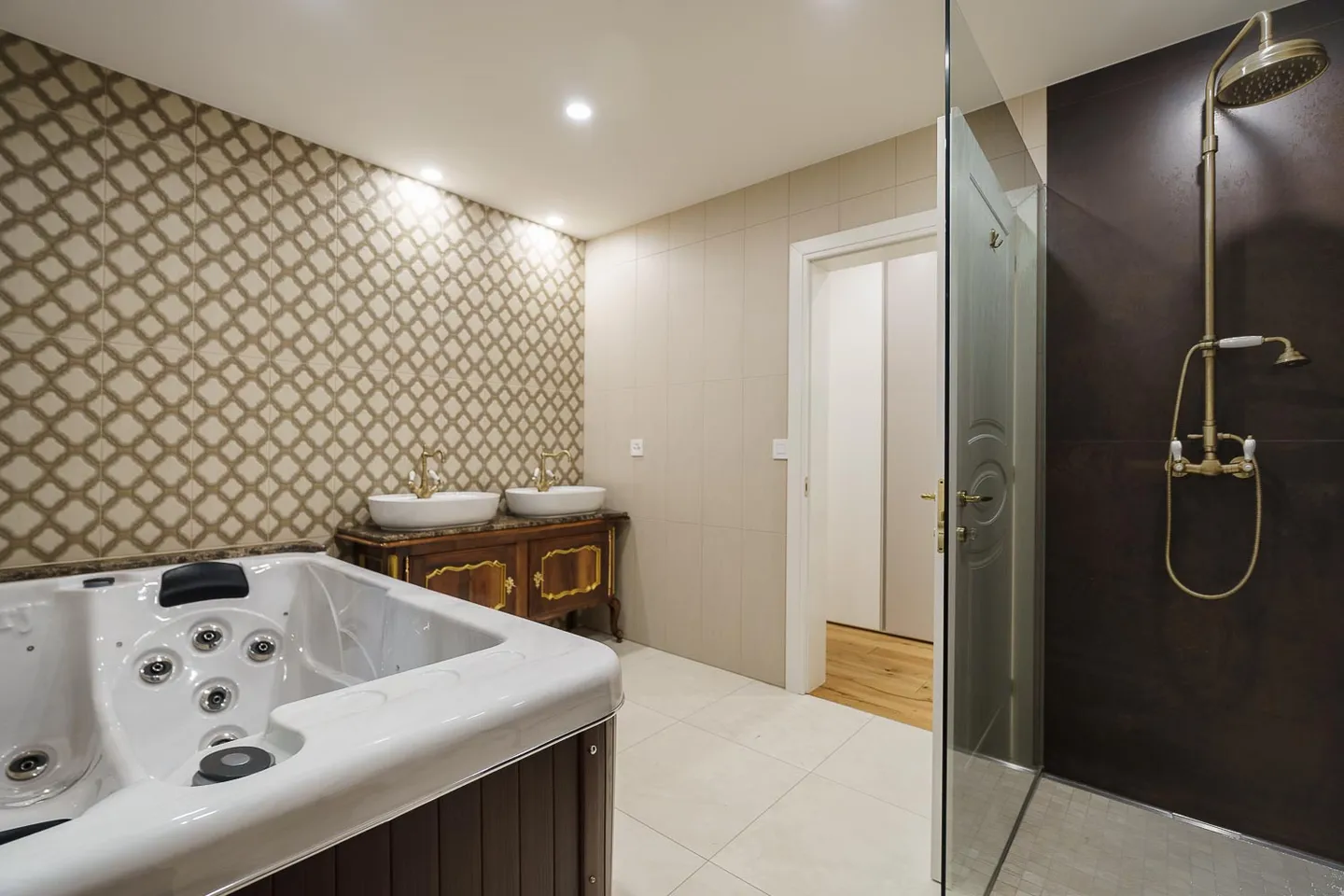 Propriété de plus de 13'000 m² avec dépendance et piscine - Photo 8 sur 24