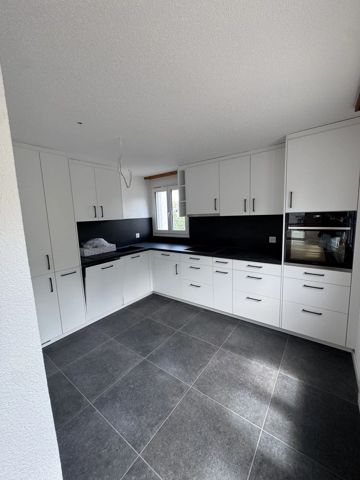 Frisch renovierte Terrassenwohnung mit neuer Küche & Bad - Foto 1 von 12