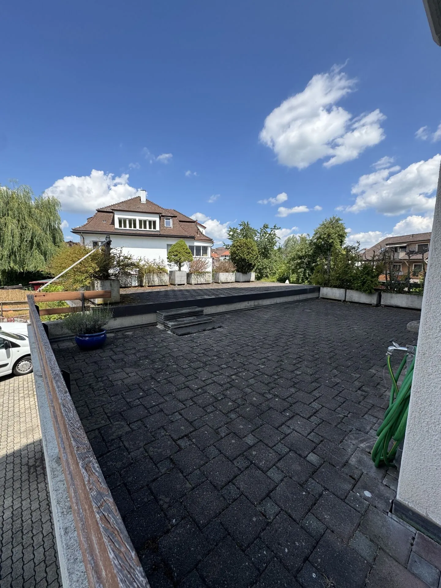 Frisch renovierte Terrassenwohnung mit neuer Küche & Bad - Foto 3 von 12