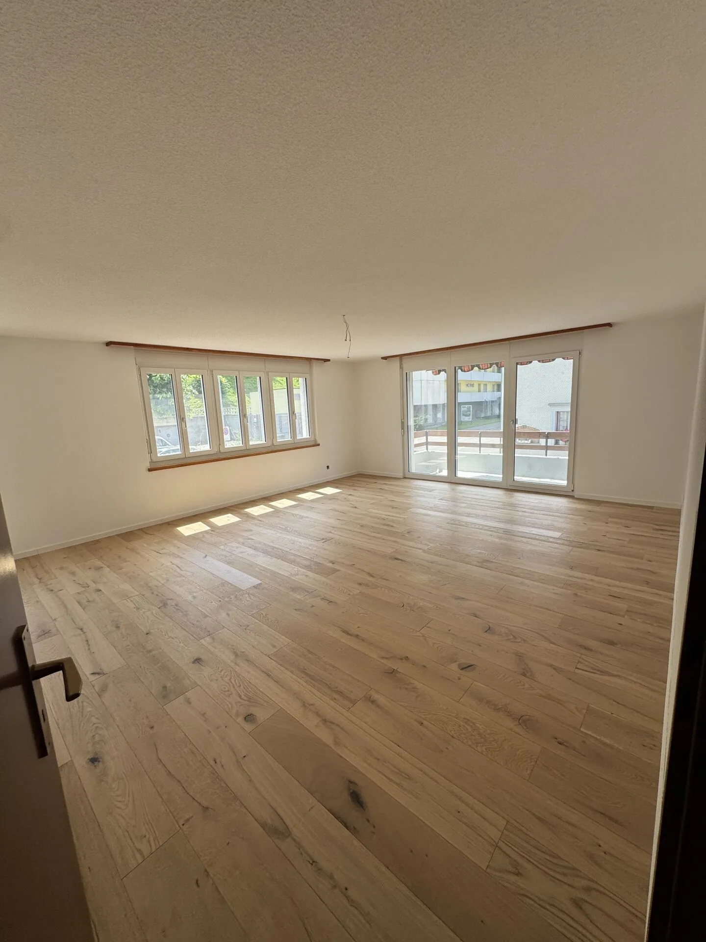 Frisch renovierte Terrassenwohnung mit neuer Küche & Bad - Foto 4 von 12