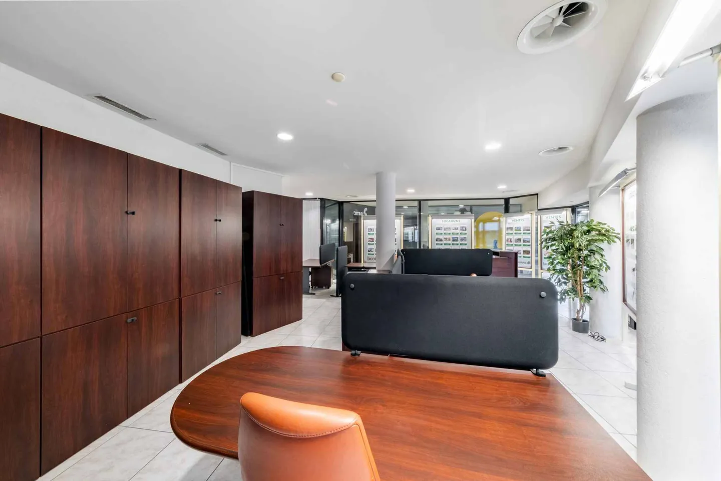 Espace Commercial avec Dépôt - Photo 3 sur 10