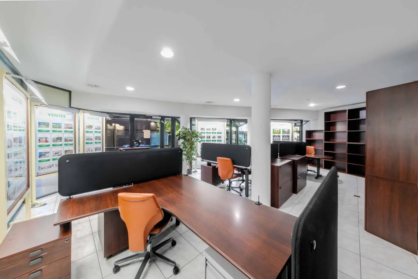 Espace Commercial avec Dépôt - Photo 1 sur 10