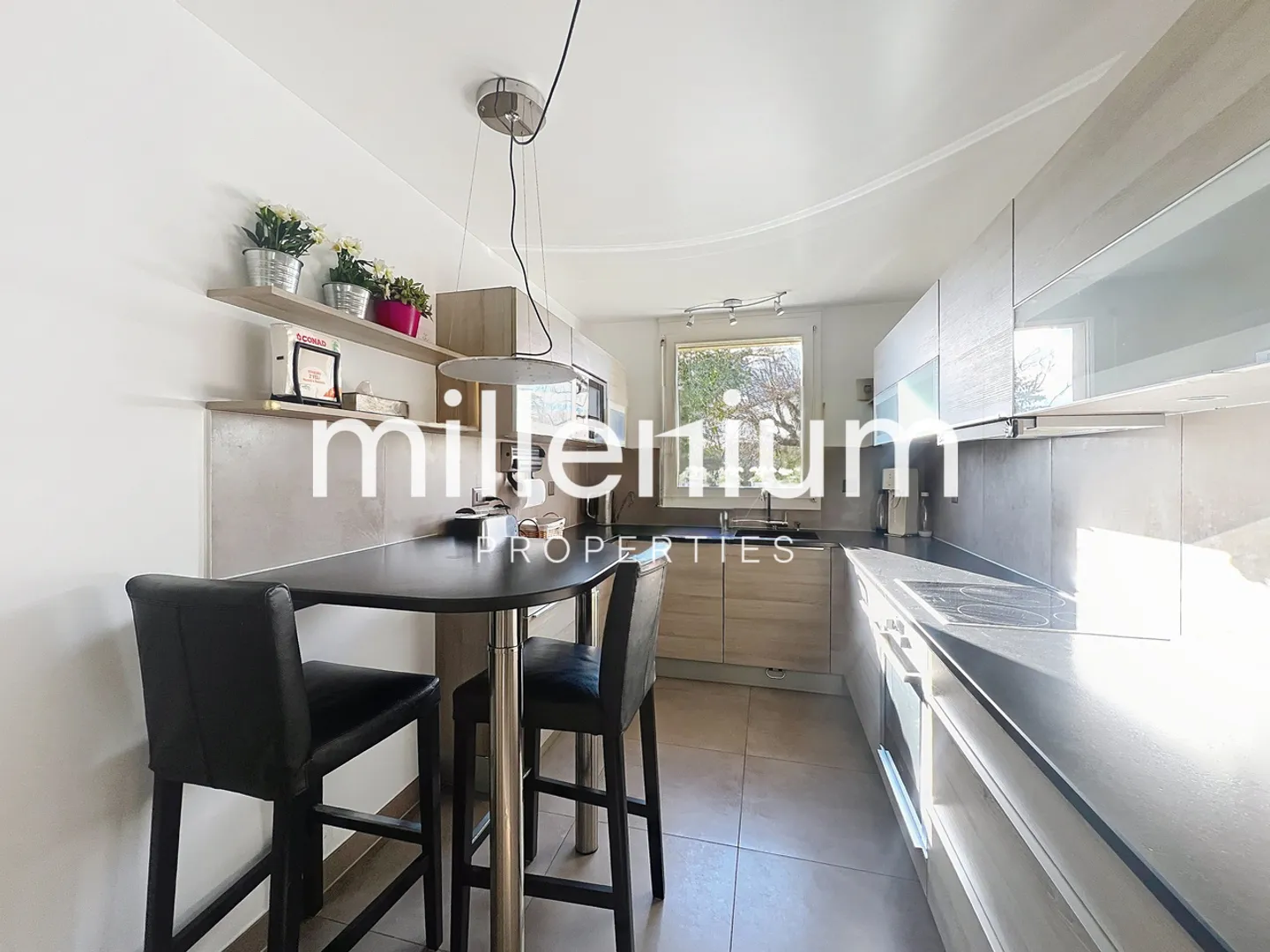 Schöne Wohnung mit Garten und Panoramablick - Foto 4 von 14