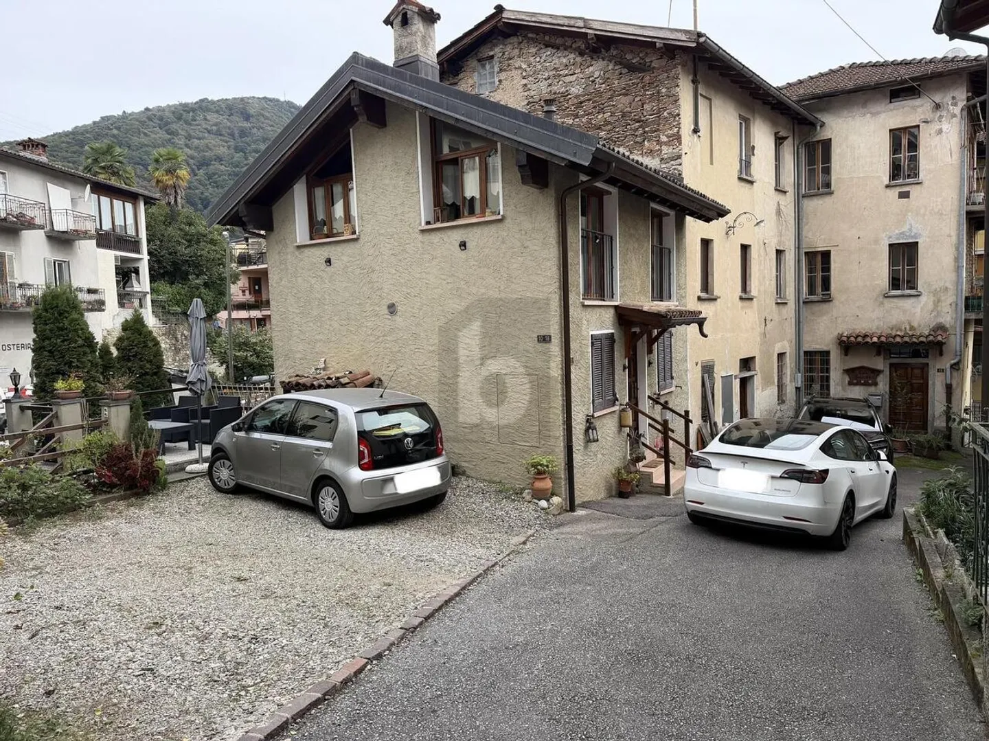 Geräumiges Haus in ruhiger Lage - Foto 1 von 6