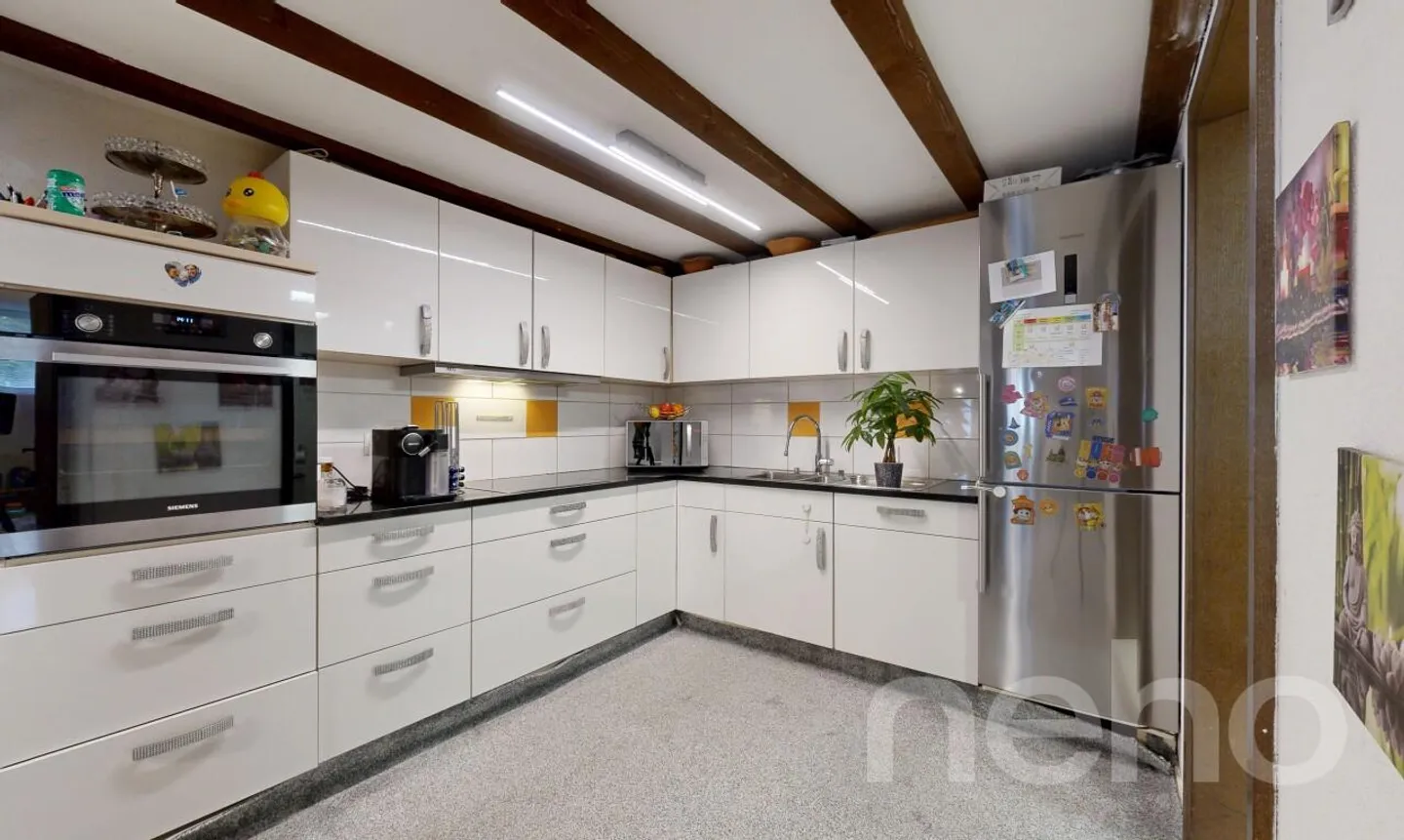 Multi-family house with 4 apartments, studio and garage in a central location - Photo 4 of 13