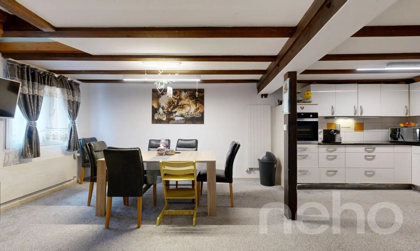 Multi-family house with 4 apartments, studio and garage in a central location - Photo 3 of 13