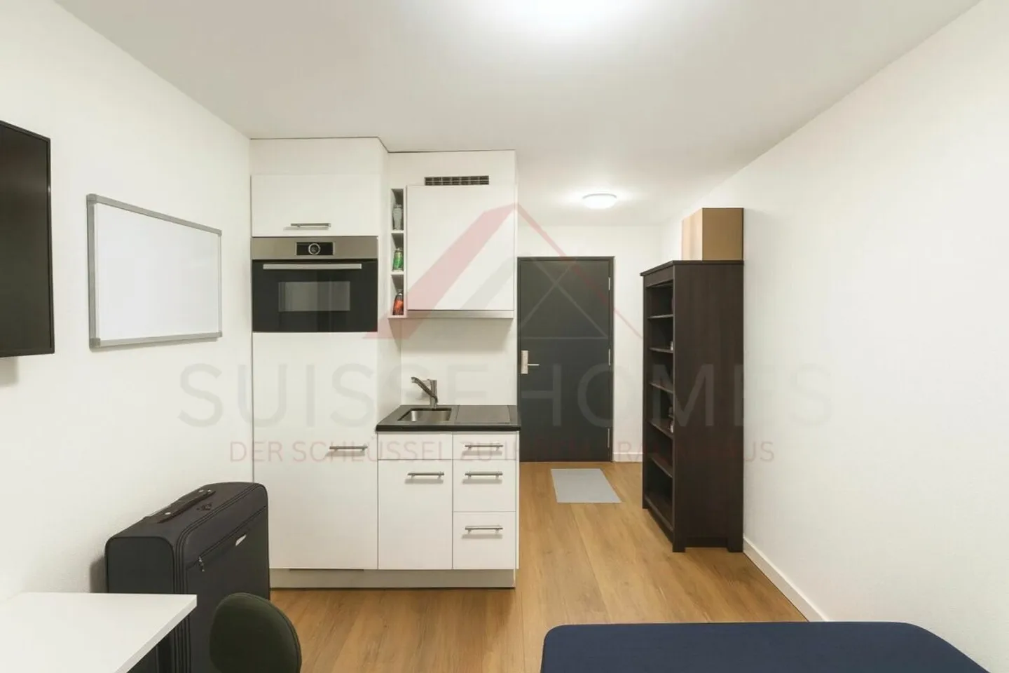 Newly renovated 1-room studio (13 m²) for rent from 01.03.2026 - Photo 2 of 5