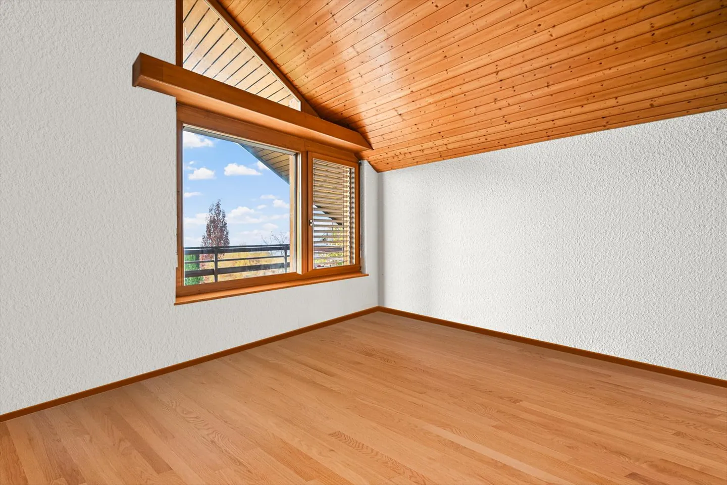 BRENT - EINZELVILLA MIT 6,5 ZIMMERN UND SCHÖNEM SEEBLICK UND POOL - Foto 4 von 13