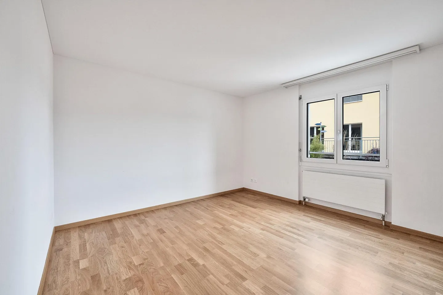 Luminoso appartamento di 4,5 stanze con balcone e vista mozzafiato a Eggersriet - Foto 6 di 8