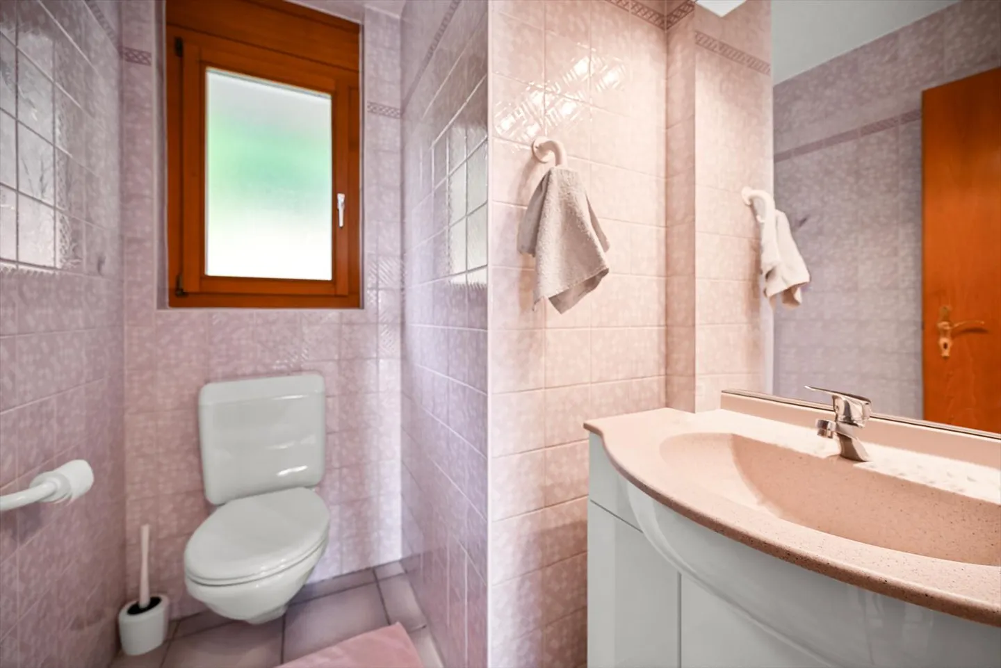 BRENT - EINZELVILLA MIT 6,5 ZIMMERN UND SCHÖNEM SEEBLICK UND POOL - Foto 11 von 13