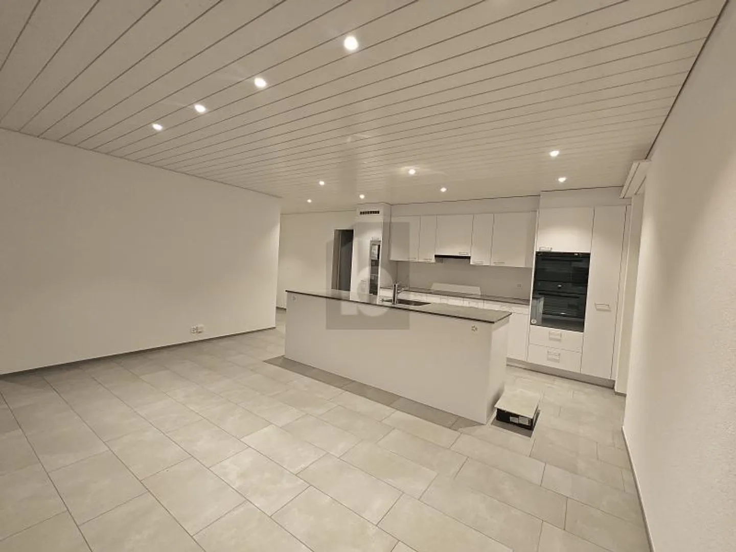 MODERN, WITH LARGE BALCONY - Photo 5 of 6