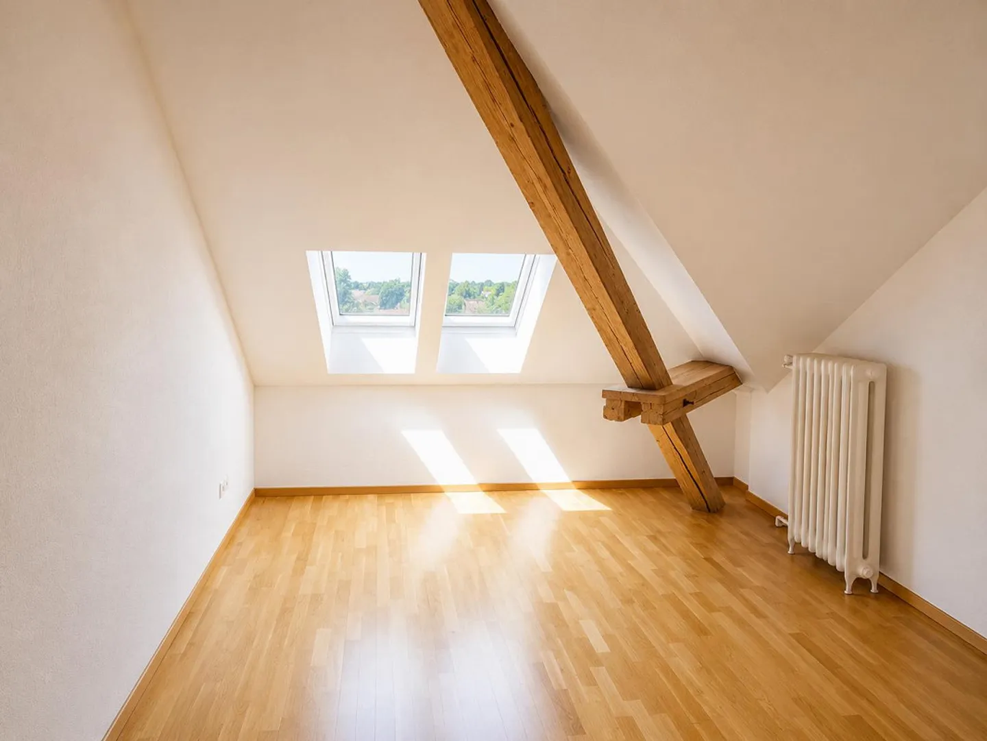 Immense appartement sous les combles de 6,5 pièces au centre de Saint-Gall - Photo 7 sur 8