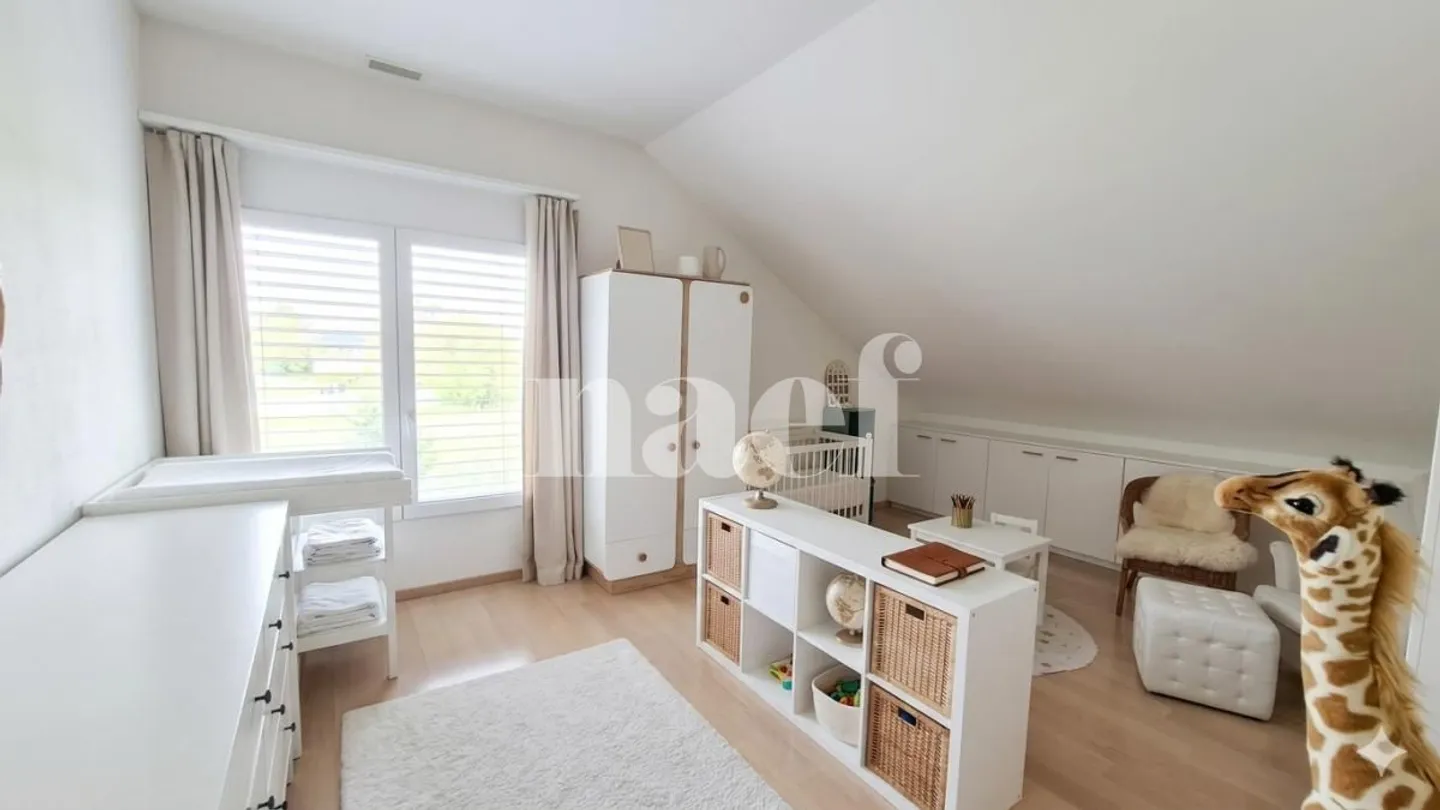 Im Zentrum von Founex - schöne 3-Zimmer-Wohnung von ca. 82m2 im Dachgeschoss - Foto 5 von 5