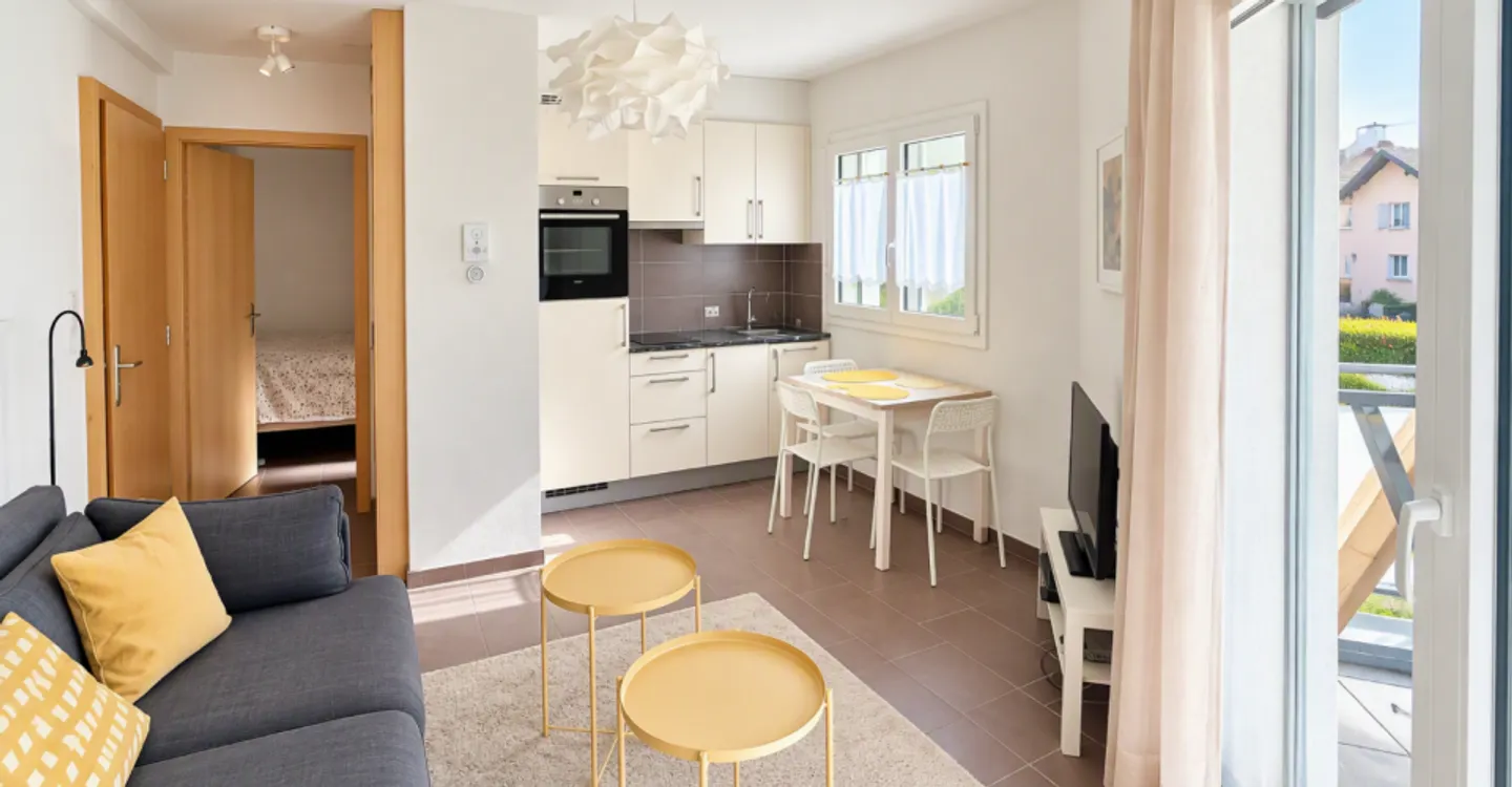 Appartement Charmant avec Balcon - Photo 2 sur 7