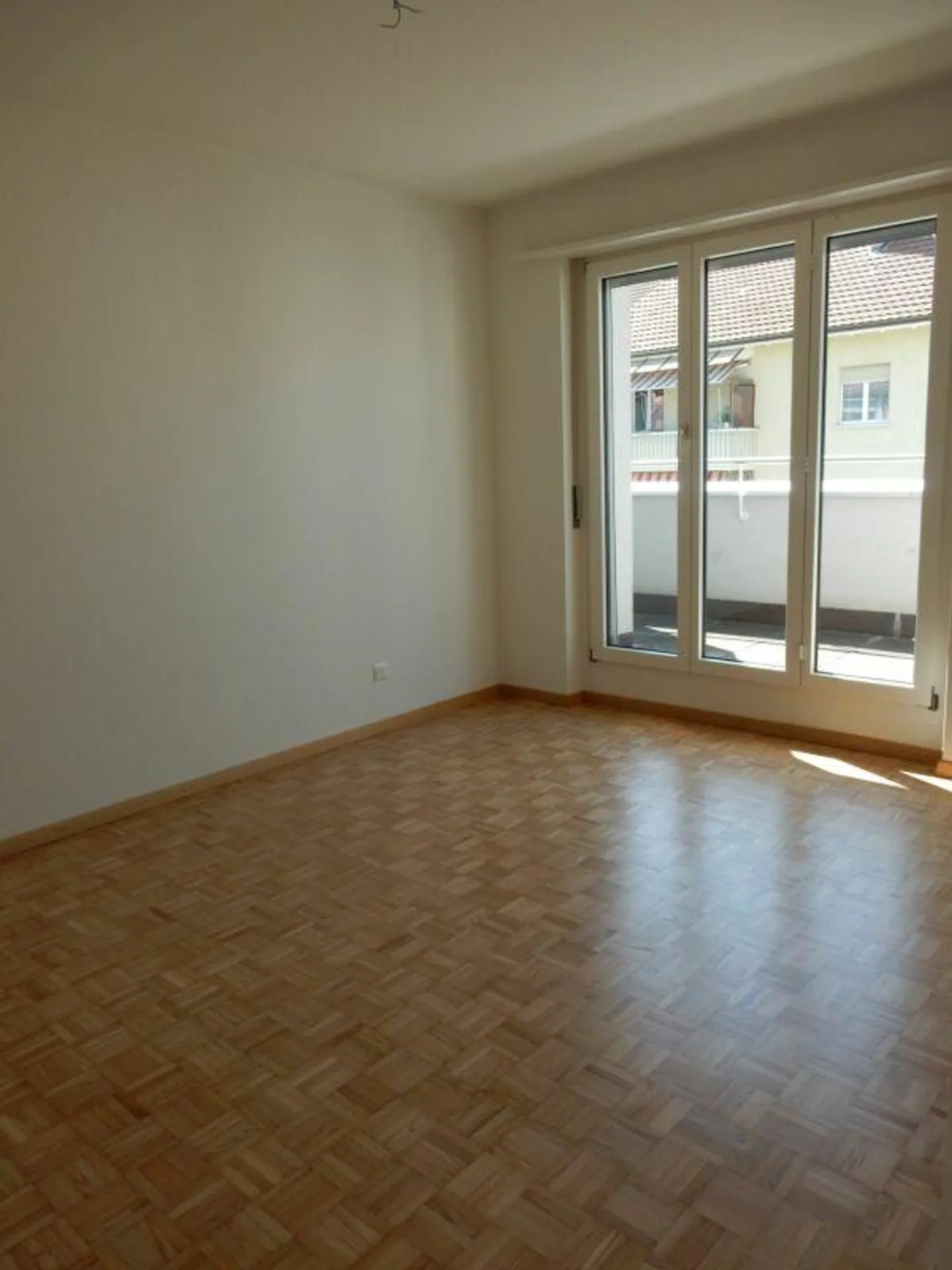 Fully rented multi-family house with 14 apartments - Photo 4 of 10