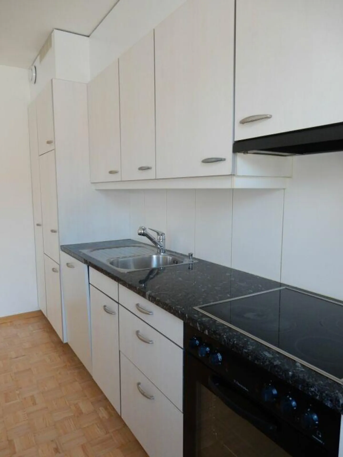 Fully rented multi-family house with 14 apartments - Photo 5 of 10