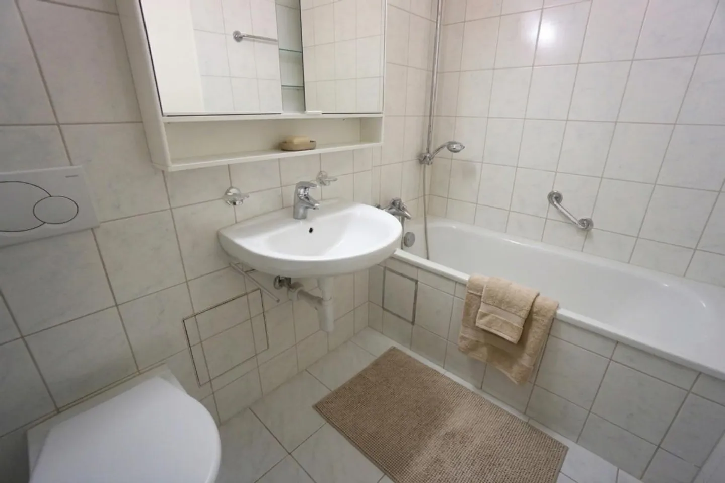 Fully rented multi-family house with 14 apartments - Photo 6 of 10