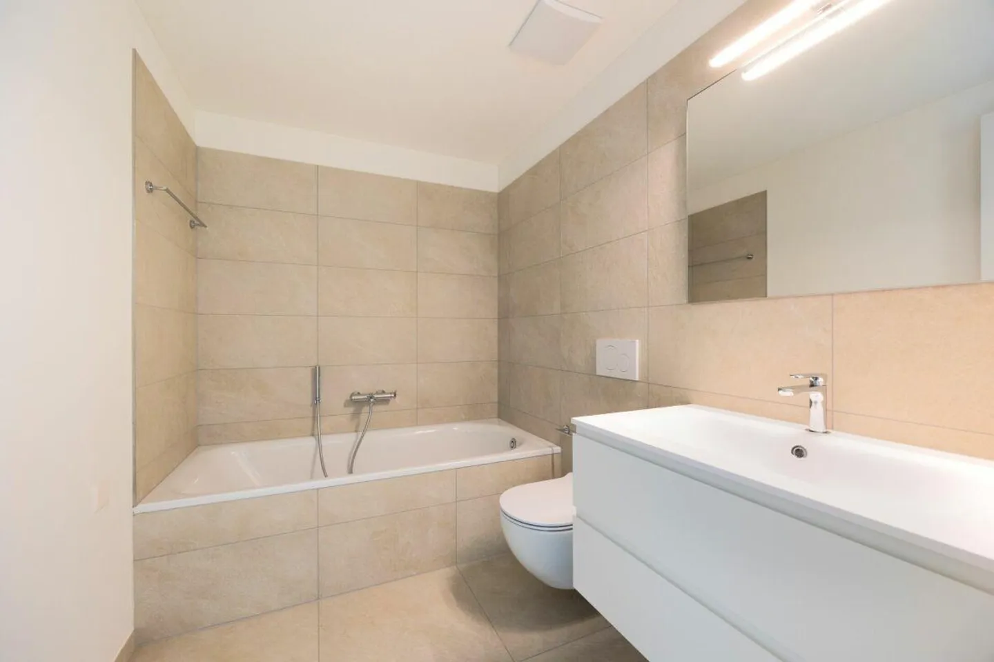 Last opportunity 4.5 rooms apartment with private garden in Gordola - Photo 6 of 12