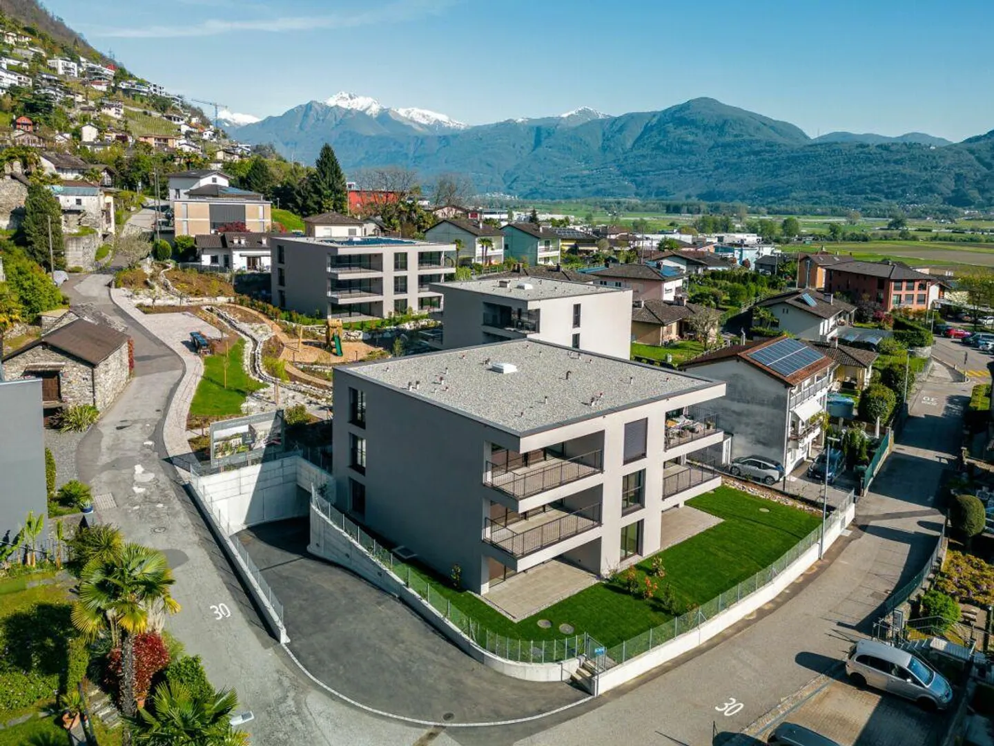 Last opportunity 4.5 rooms apartment with private garden in Gordola - Photo 10 of 12