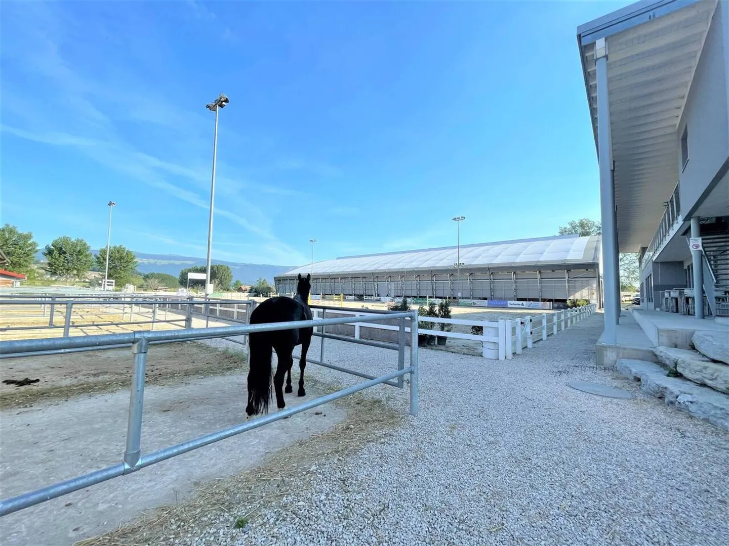 Magnificent equestrian center with various facets! - Photo 4 of 13
