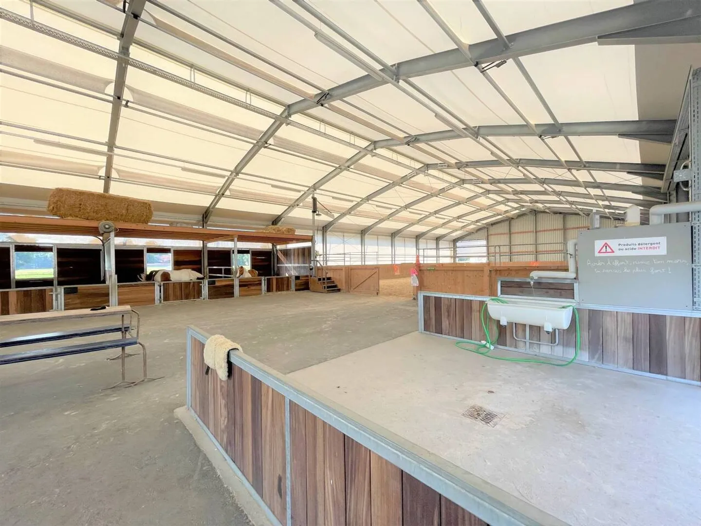 Magnificent equestrian center with various facets! - Photo 9 of 13
