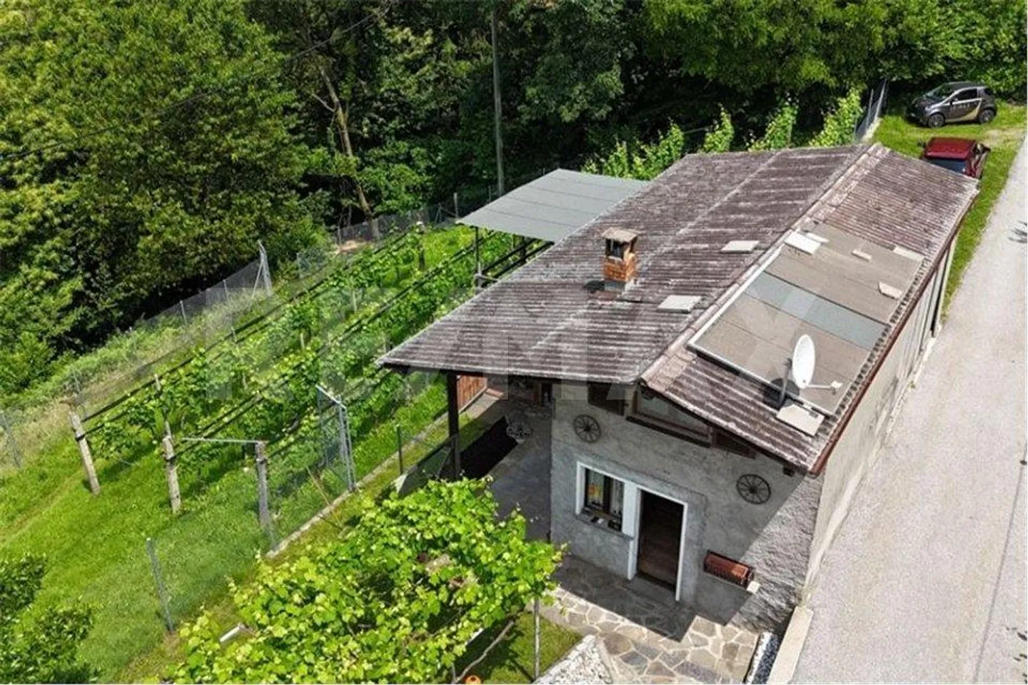 Interessantes rustikales Tessiner mit großem Grundstück - Foto 5 von 13