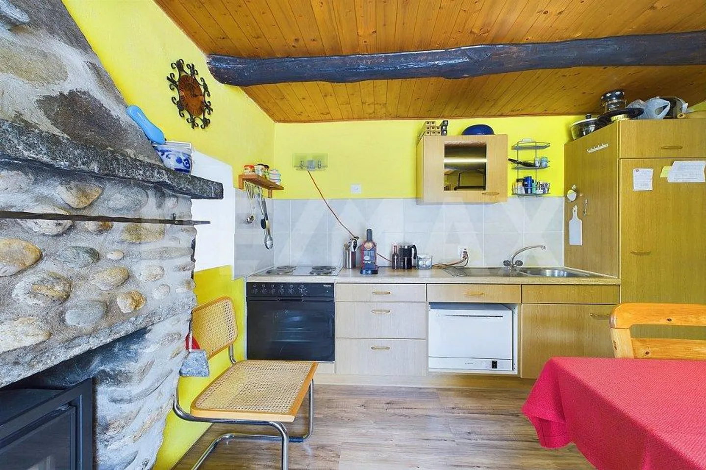 Interessantes rustikales Tessiner mit großem Grundstück - Foto 9 von 13