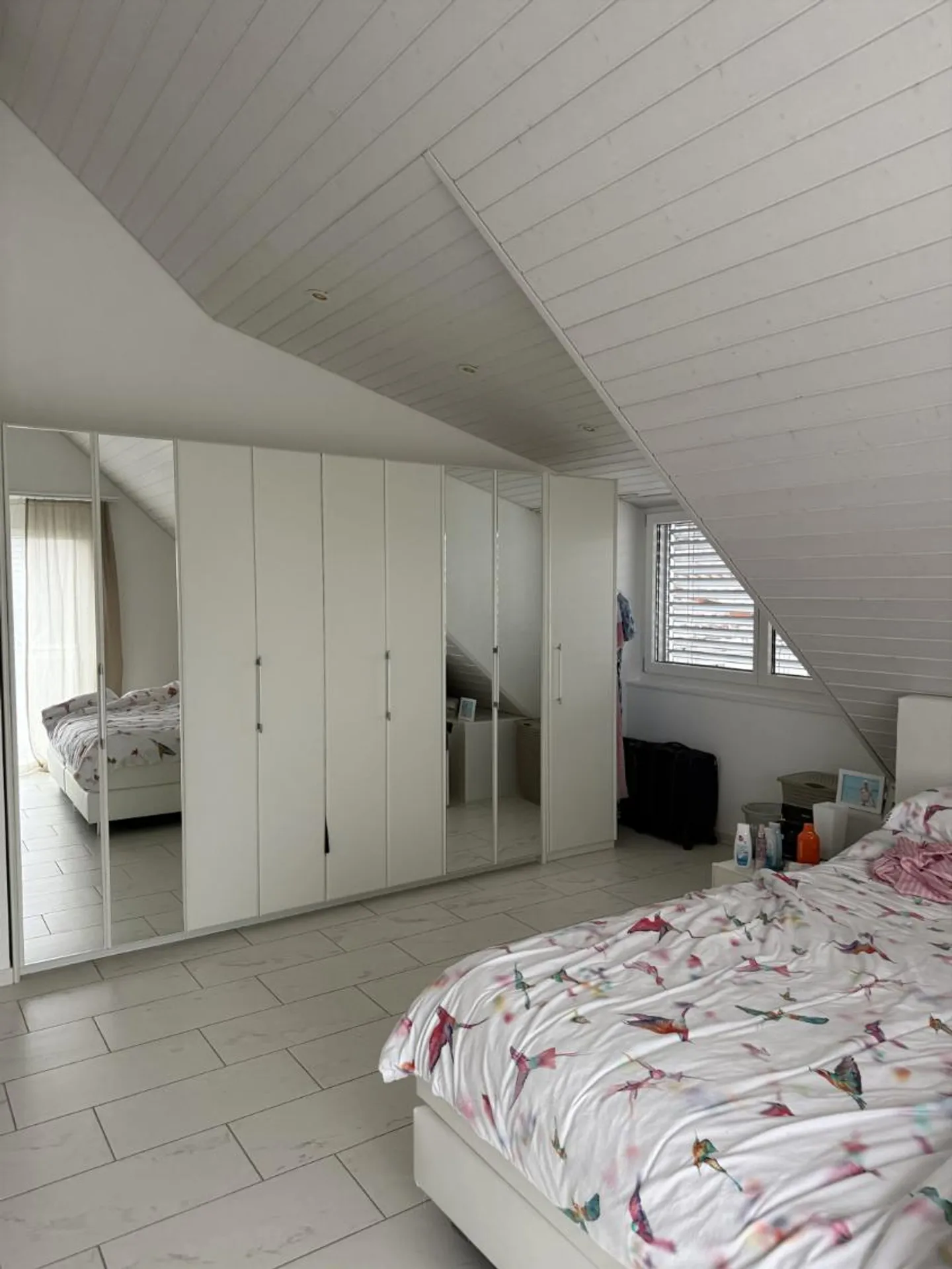 Charming Apartment with Balcony - Photo 3 of 5