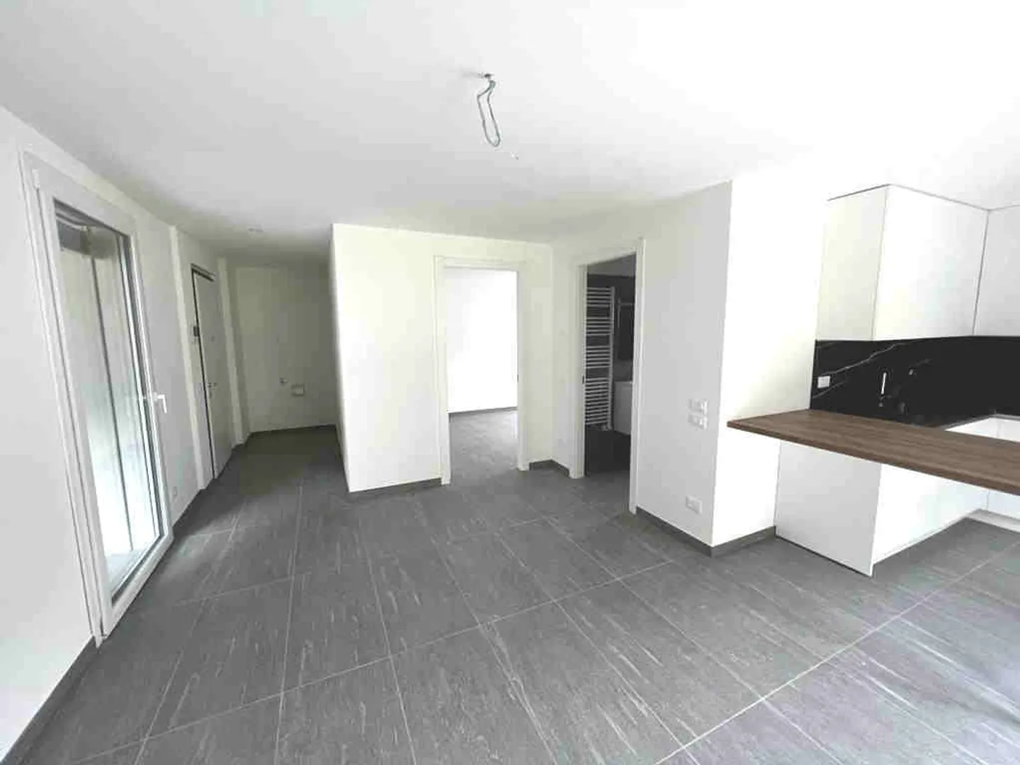 Attico con terrazza in zona comoda e strategica - Photo 6 of 14