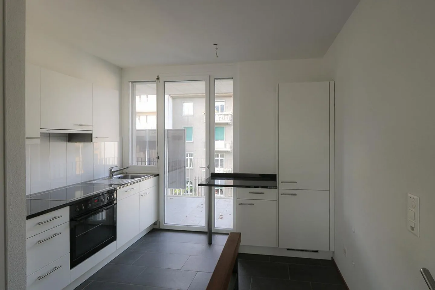 Duplex apartment with modern character - Photo 3 of 11